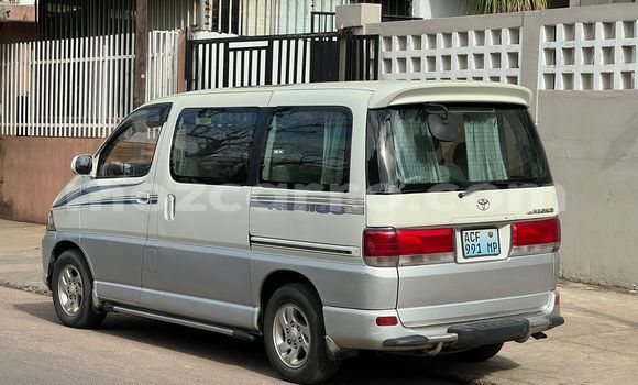 Comprar Usado Toyota RegiusAce Branco Carro em Maputo em Maputo Comprar Usado Toyota RegiusAce Branco Carro em Maputo em Maputo