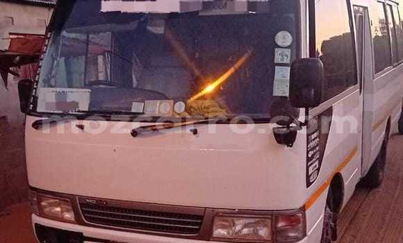 Comprar Usado Toyota Coaster Branco Carro em Maputo em Maputo