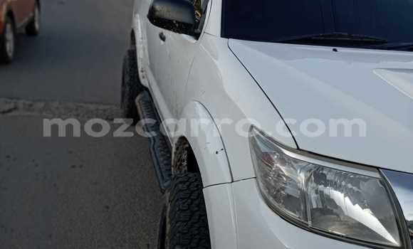 Buy Used Toyota Hilux White Car in Maputo in Maputo Buy Used Toyota Hilux White Car in Maputo in Maputo