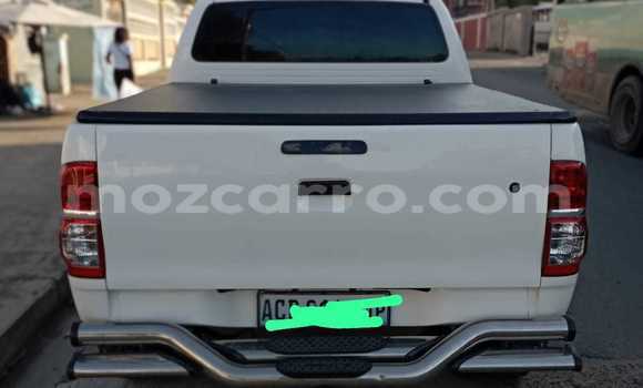 Buy Used Toyota Hilux White Car in Maputo in Maputo Buy Used Toyota Hilux White Car in Maputo in Maputo