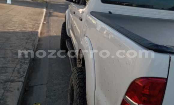 Buy Used Toyota Hilux White Car in Maputo in Maputo Buy Used Toyota Hilux White Car in Maputo in Maputo