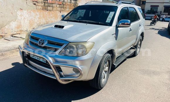 Tenga Tsaru Toyota Fortuner Zvimwe Mota in Maputo in Maputo