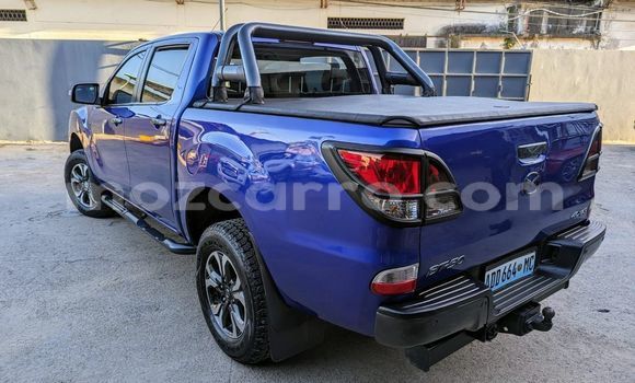 Comprar Novo Mazda BT-50 Azul Carro em Maputo em Maputo Comprar Novo Mazda BT-50 Azul Carro em Maputo em Maputo