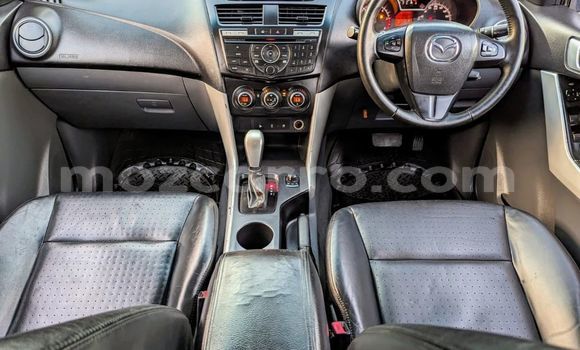 Comprar Novo Mazda BT-50 Azul Carro em Maputo em Maputo Comprar Novo Mazda BT-50 Azul Carro em Maputo em Maputo
