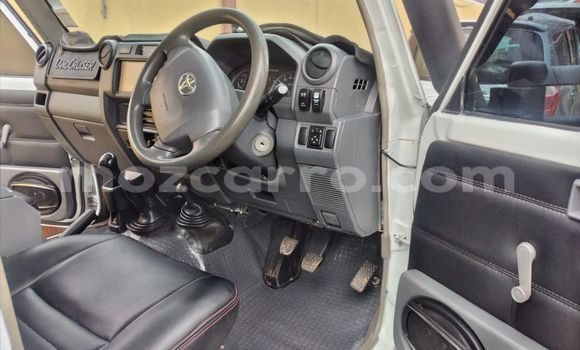 Comprar Novo Toyota Land Cruiser Branco Carro em Maputo em Maputo Comprar Novo Toyota Land Cruiser Branco Carro em Maputo em Maputo