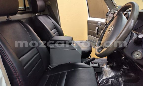 Comprar Novo Toyota Land Cruiser Branco Carro em Maputo em Maputo Comprar Novo Toyota Land Cruiser Branco Carro em Maputo em Maputo