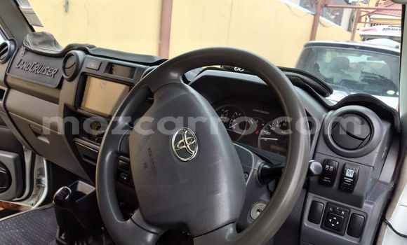 Comprar Novo Toyota Land Cruiser Branco Carro em Maputo em Maputo Comprar Novo Toyota Land Cruiser Branco Carro em Maputo em Maputo