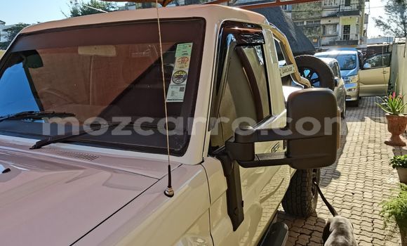 Comprar Novo Toyota Land Cruiser Branco Carro em Maputo em Maputo Comprar Novo Toyota Land Cruiser Branco Carro em Maputo em Maputo