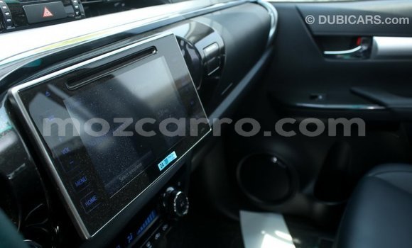 Nunua Imported Toyota Hilux Nyeusi Gari ndani ya Import - Dubai nchini Cabo Delgado Nunua Imported Toyota Hilux Nyeusi Gari ndani ya Import - Dubai nchini Cabo Delgado