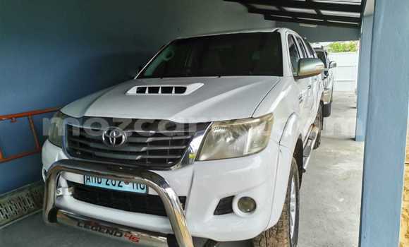Nunua Ilio tumika Toyota Hilux Nyeupe Gari ndani ya Maputo nchini Maputo Nunua Ilio tumika Toyota Hilux Nyeupe Gari ndani ya Maputo nchini Maputo