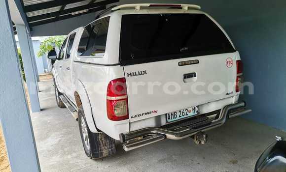 Nunua Ilio tumika Toyota Hilux Nyeupe Gari ndani ya Maputo nchini Maputo Nunua Ilio tumika Toyota Hilux Nyeupe Gari ndani ya Maputo nchini Maputo