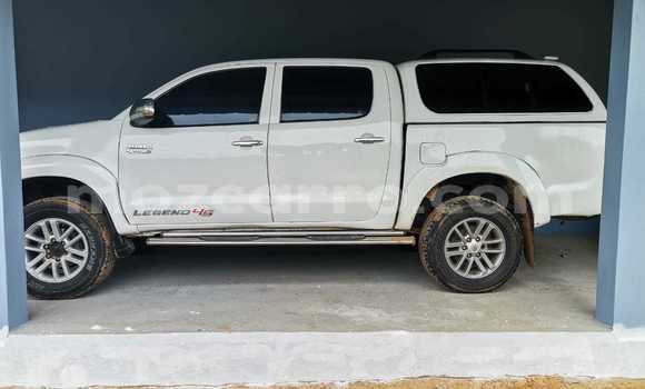 Nunua Ilio tumika Toyota Hilux Nyeupe Gari ndani ya Maputo nchini Maputo Nunua Ilio tumika Toyota Hilux Nyeupe Gari ndani ya Maputo nchini Maputo