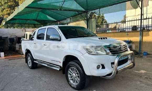 Nunua Ilio tumika Toyota Hilux Nyeupe Gari ndani ya Maputo nchini Maputo Nunua Ilio tumika Toyota Hilux Nyeupe Gari ndani ya Maputo nchini Maputo
