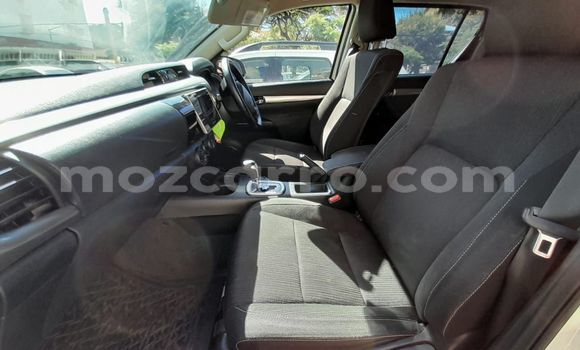 Nunua Ilio tumika Toyota Hiluxe Revo Nyeupe Gari ndani ya Maputo nchini Maputo Nunua Ilio tumika Toyota Hiluxe Revo Nyeupe Gari ndani ya Maputo nchini Maputo