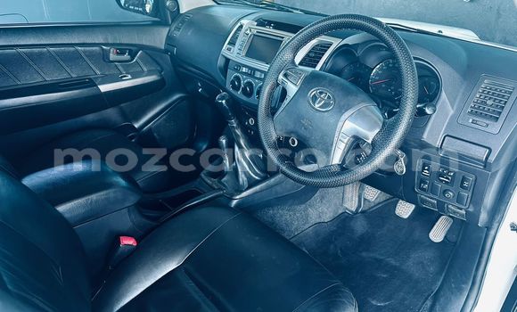 Buy Used Toyota Hilux Red Car in Maputo in Maputo Buy Used Toyota Hilux Red Car in Maputo in Maputo