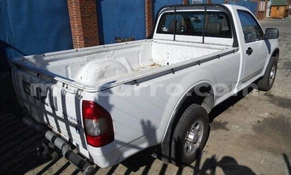 Tenga Tsaru Isuzu KB Chena Mota in Maputo in Maputo Tenga Tsaru Isuzu KB Chena Mota in Maputo in Maputo