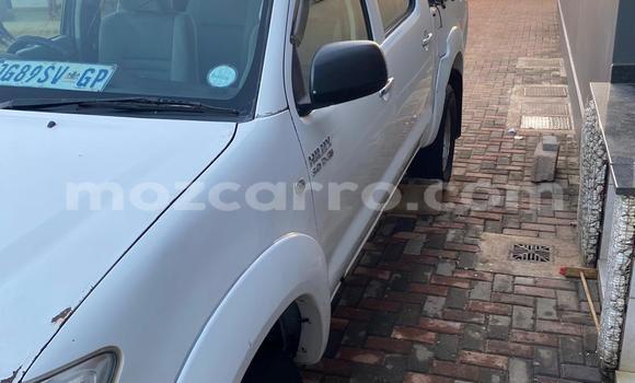 Tenga Tsaru Toyota Hilux Chena Mota in Maputo in Maputo Tenga Tsaru Toyota Hilux Chena Mota in Maputo in Maputo