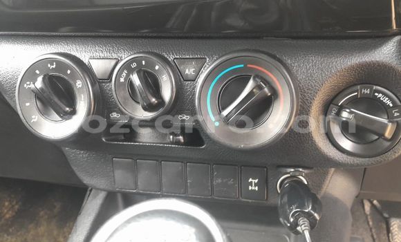 Nunua Ilio tumika Toyota Hilux Brown Gari ndani ya Maputo nchini Maputo Nunua Ilio tumika Toyota Hilux Brown Gari ndani ya Maputo nchini Maputo