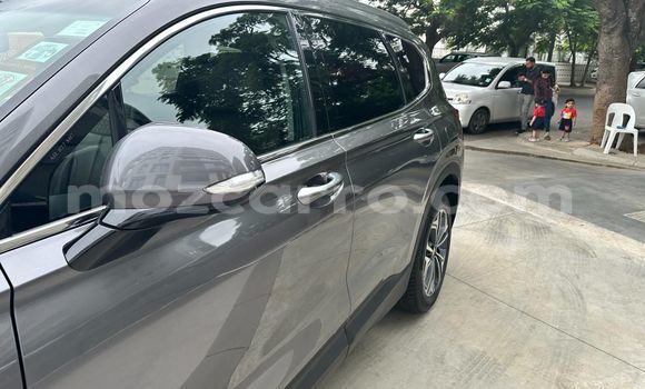 Nunua Ilio tumika Hyundai Santa Fe Fedha Gari ndani ya Maputo nchini Maputo Nunua Ilio tumika Hyundai Santa Fe Fedha Gari ndani ya Maputo nchini Maputo