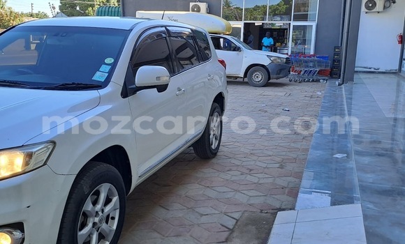 Comprar Usado Toyota Vanguard Branco Carro em Maputo em Maputo Comprar Usado Toyota Vanguard Branco Carro em Maputo em Maputo