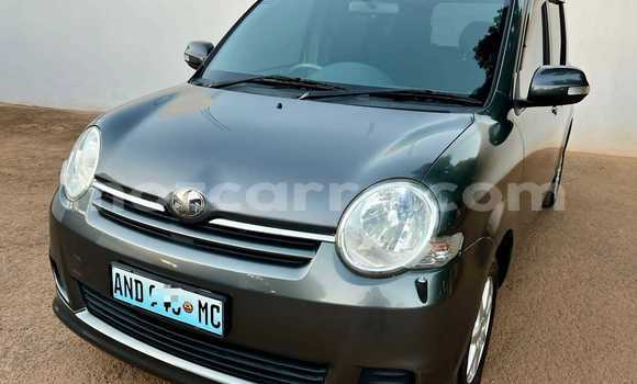 Comprar Usado Toyota Sienta Prata Carro em Maputo em Maputo Comprar Usado Toyota Sienta Prata Carro em Maputo em Maputo