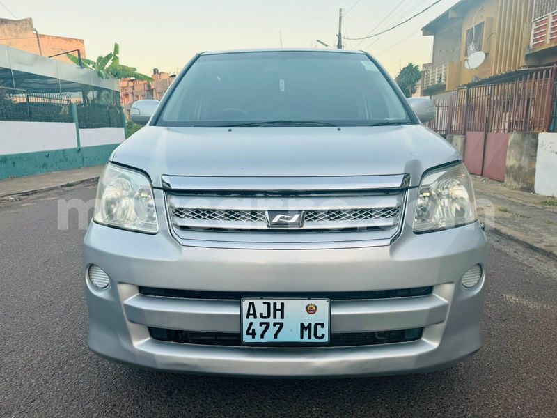 Big with watermark toyota noah maputo maputo 22655