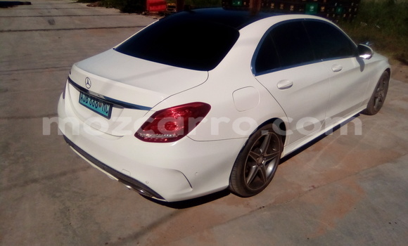 Tenga Tsaru Mercedes-Benz C250 coupe Chena Mota in Maputo in Maputo Tenga Tsaru Mercedes-Benz C250 coupe Chena Mota in Maputo in Maputo