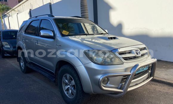 Tenga Tsaru Toyota Fortuner Zvimwe Mota in Maputo in Maputo