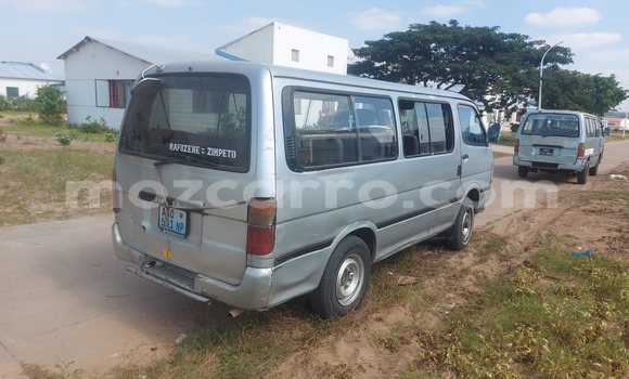 Nunua Ilio tumika Toyota Hiace Fedha Gari ndani ya Maputo nchini Maputo