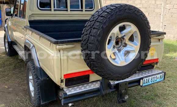 Nunua Ilio tumika Toyota Land Cruiser Brown Gari ndani ya Maputo nchini Maputo Nunua Ilio tumika Toyota Land Cruiser Brown Gari ndani ya Maputo nchini Maputo