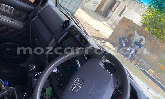 Nunua Ilio tumika Toyota Land Cruiser Brown Gari ndani ya Maputo nchini Maputo Nunua Ilio tumika Toyota Land Cruiser Brown Gari ndani ya Maputo nchini Maputo