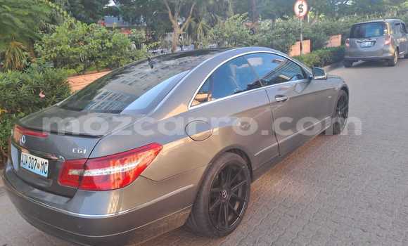 Tenga Tsaru Mercedes-Benz E-Classe Bhurawuni Mota in Maputo in Maputo Tenga Tsaru Mercedes-Benz E-Classe Bhurawuni Mota in Maputo in Maputo