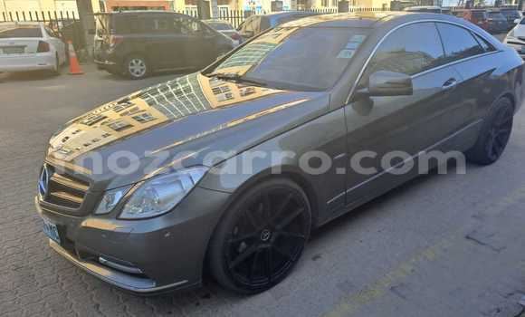 Tenga Tsaru Mercedes-Benz E-Classe Bhurawuni Mota in Maputo in Maputo Tenga Tsaru Mercedes-Benz E-Classe Bhurawuni Mota in Maputo in Maputo