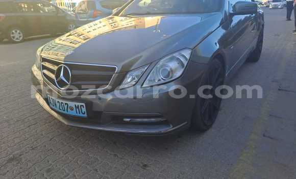 Tenga Tsaru Mercedes-Benz E-Classe Bhurawuni Mota in Maputo in Maputo Tenga Tsaru Mercedes-Benz E-Classe Bhurawuni Mota in Maputo in Maputo
