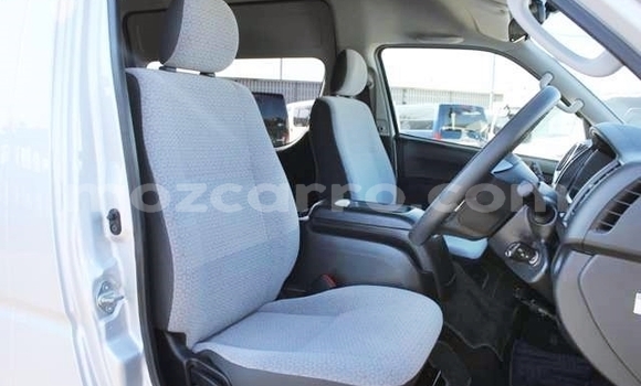 Tenga Imported Toyota Hiace Zvimwe Mota in Import - Dubai in Cabo Delgado Tenga Imported Toyota Hiace Zvimwe Mota in Import - Dubai in Cabo Delgado