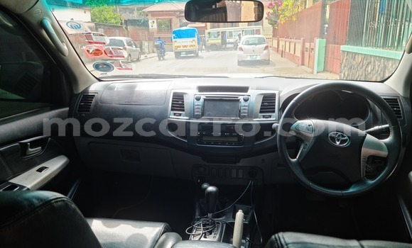 Buy Used Toyota Hilux White Car in Maputo in Maputo Buy Used Toyota Hilux White Car in Maputo in Maputo