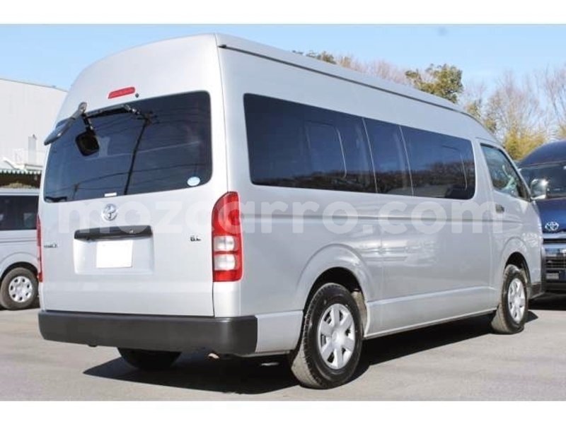 Big with watermark hiace highroof016