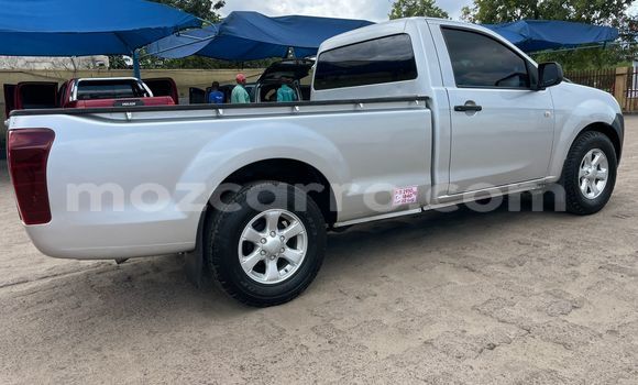 Tenga Tsaru Isuzu KB Sirivha Mota in Maputo in Maputo Tenga Tsaru Isuzu KB Sirivha Mota in Maputo in Maputo