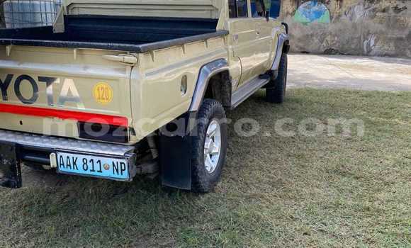 Nunua Ilio tumika Toyota Land Cruiser Beige Gari ndani ya Maputo nchini Maputo Nunua Ilio tumika Toyota Land Cruiser Beige Gari ndani ya Maputo nchini Maputo