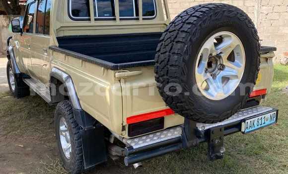 Nunua Ilio tumika Toyota Land Cruiser Beige Gari ndani ya Maputo nchini Maputo Nunua Ilio tumika Toyota Land Cruiser Beige Gari ndani ya Maputo nchini Maputo