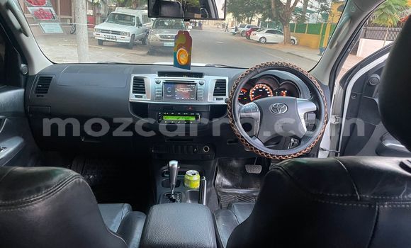 Comprar Usado Toyota Hilux Branco Carro em Maputo em Maputo Comprar Usado Toyota Hilux Branco Carro em Maputo em Maputo