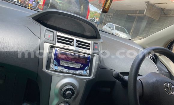 Comprar Usado Toyota Vitz Azul Carro em Maputo em Maputo Comprar Usado Toyota Vitz Azul Carro em Maputo em Maputo