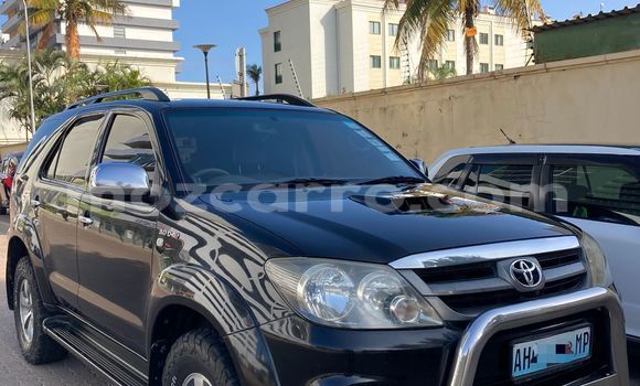 Nunua Ilio tumika Toyota Fortuner Nyeusi Gari ndani ya Maputo nchini Maputo Nunua Ilio tumika Toyota Fortuner Nyeusi Gari ndani ya Maputo nchini Maputo