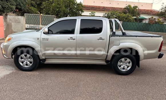 Nunua Ilio tumika Toyota Hilux Brown Gari ndani ya Maputo nchini Maputo Nunua Ilio tumika Toyota Hilux Brown Gari ndani ya Maputo nchini Maputo