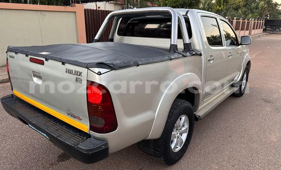 Nunua Ilio tumika Toyota Hilux Brown Gari ndani ya Maputo nchini Maputo Nunua Ilio tumika Toyota Hilux Brown Gari ndani ya Maputo nchini Maputo
