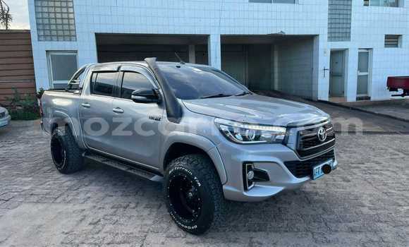 Nunua Ilio tumika Toyota Hiluxe Revo Fedha Gari ndani ya Maputo nchini Maputo