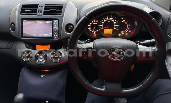 Nunua Ilio tumika Toyota Vanguard Nyingine Gari ndani ya Maputo nchini Maputo Nunua Ilio tumika Toyota Vanguard Nyingine Gari ndani ya Maputo nchini Maputo