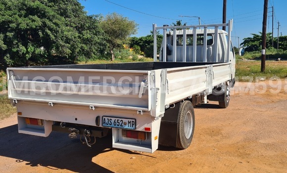 Comprar Usado Toyota Dyna Branco Caminhão em Maputo em Maputo Comprar Usado Toyota Dyna Branco Caminhão em Maputo em Maputo