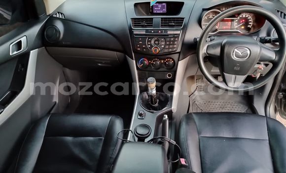 Nunua Ilio tumika Mazda BT-50 Brown Gari ndani ya Maputo nchini Maputo Nunua Ilio tumika Mazda BT-50 Brown Gari ndani ya Maputo nchini Maputo