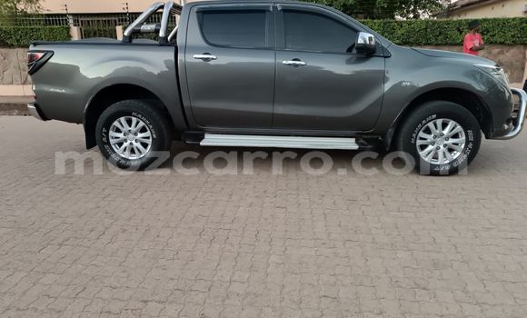 Nunua Ilio tumika Mazda BT-50 Brown Gari ndani ya Maputo nchini Maputo Nunua Ilio tumika Mazda BT-50 Brown Gari ndani ya Maputo nchini Maputo